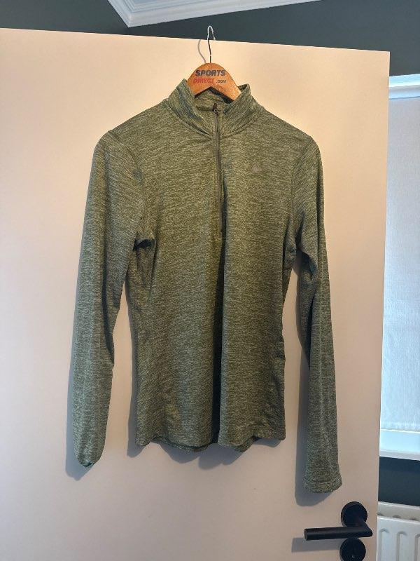 Nike íþróttapeysa