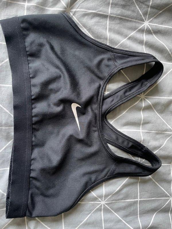 Nike íþróttatoppur svartur