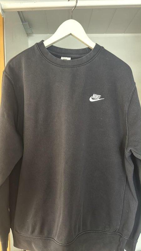 Nike peysa