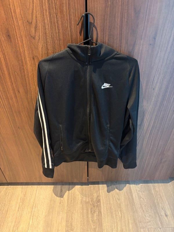 Nike peysa