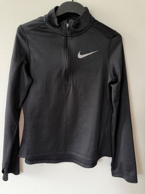 Nike peysa