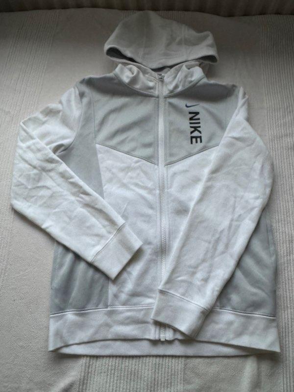 Nike peysa