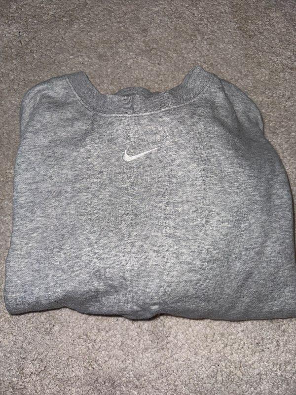 Nike peysa grá