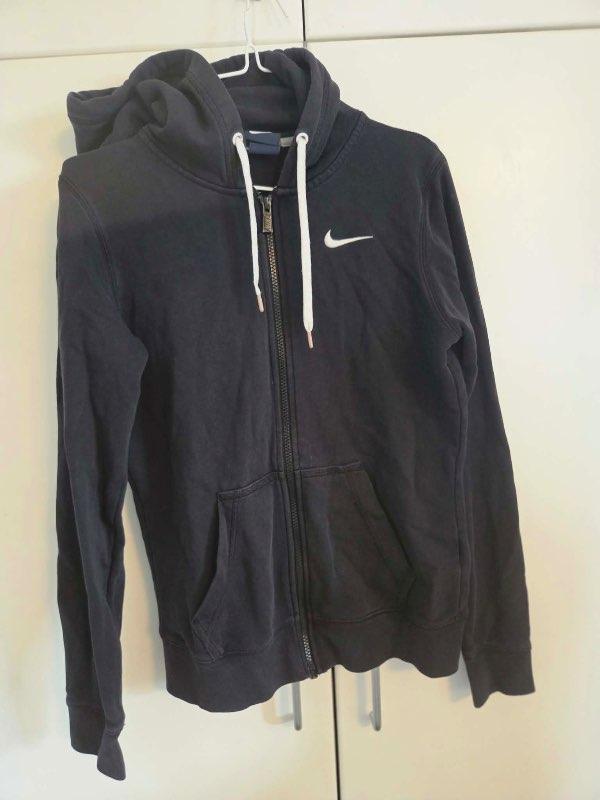 Nike peysa rennd