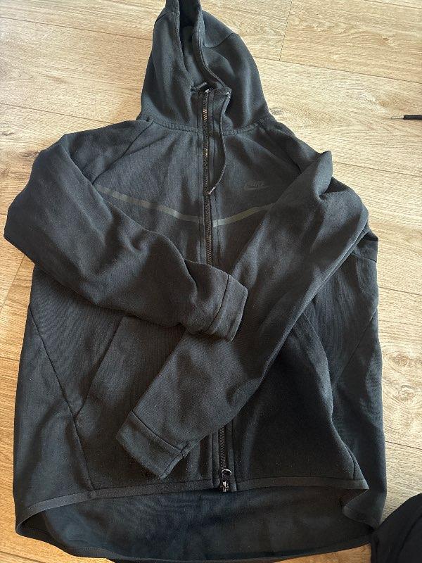 Nike peysa svört