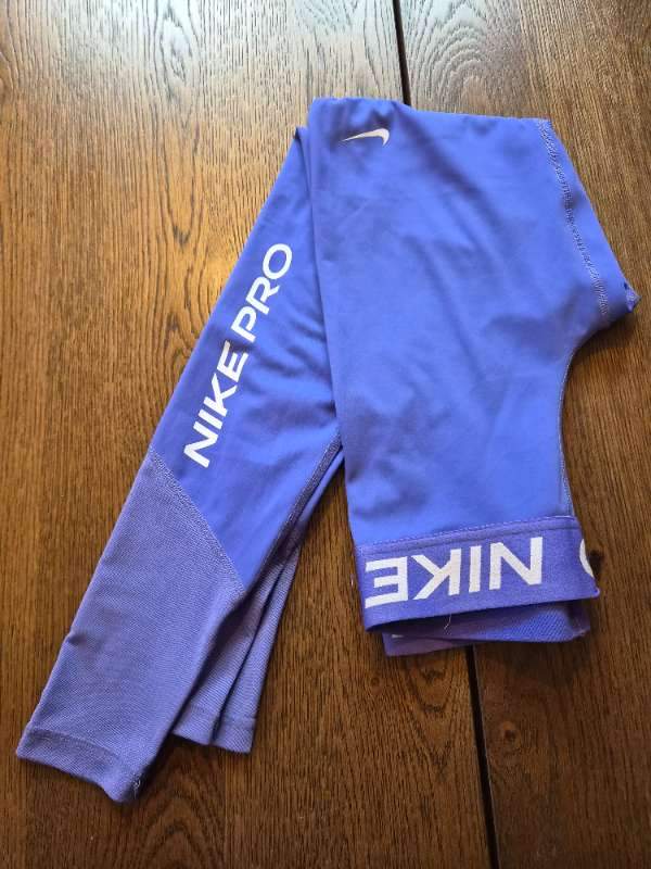 Nike pro bláar