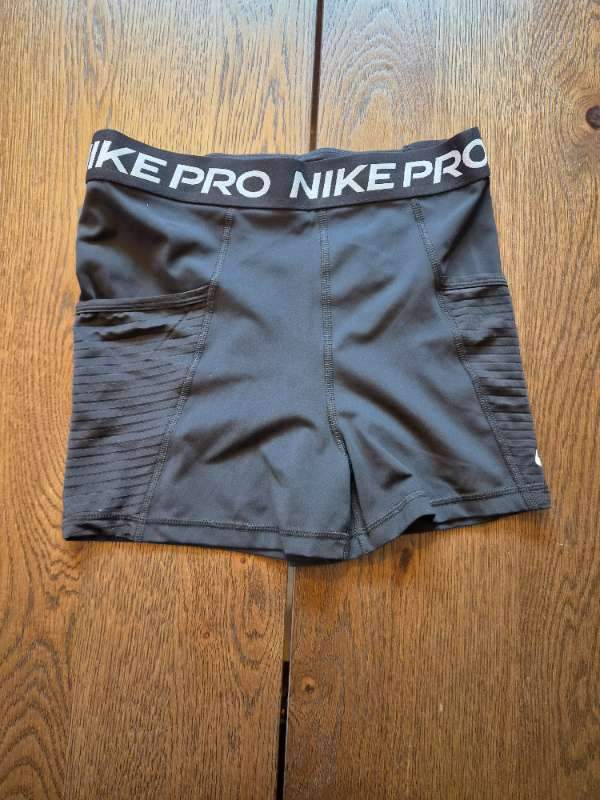 Nike pro stuttbuxur