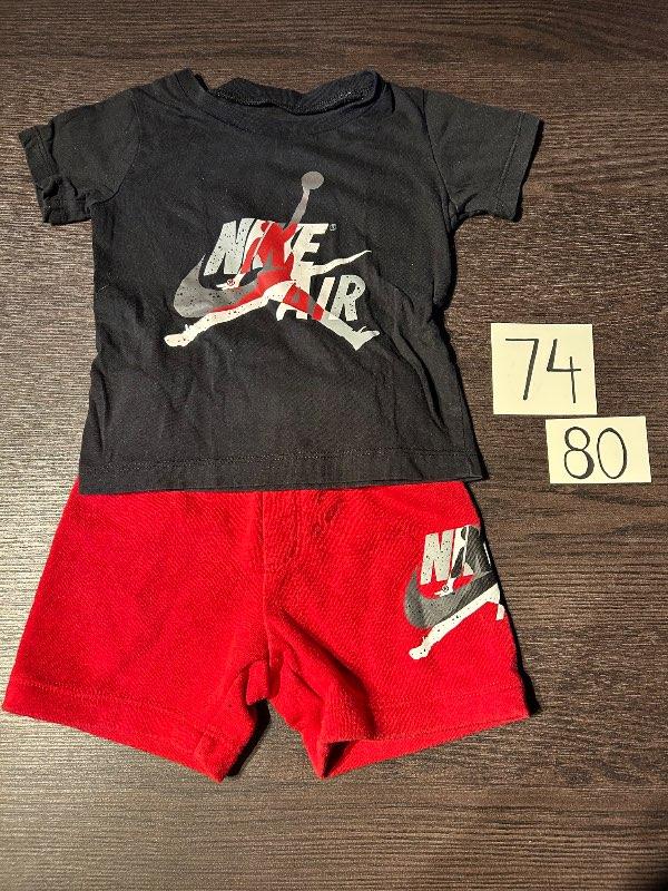 Nike sett stutt