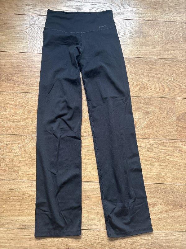 Nike straight leg leggings