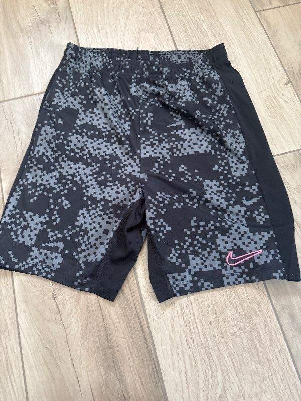 Nike stuttbuxur