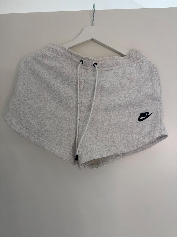 Nike stuttbuxur