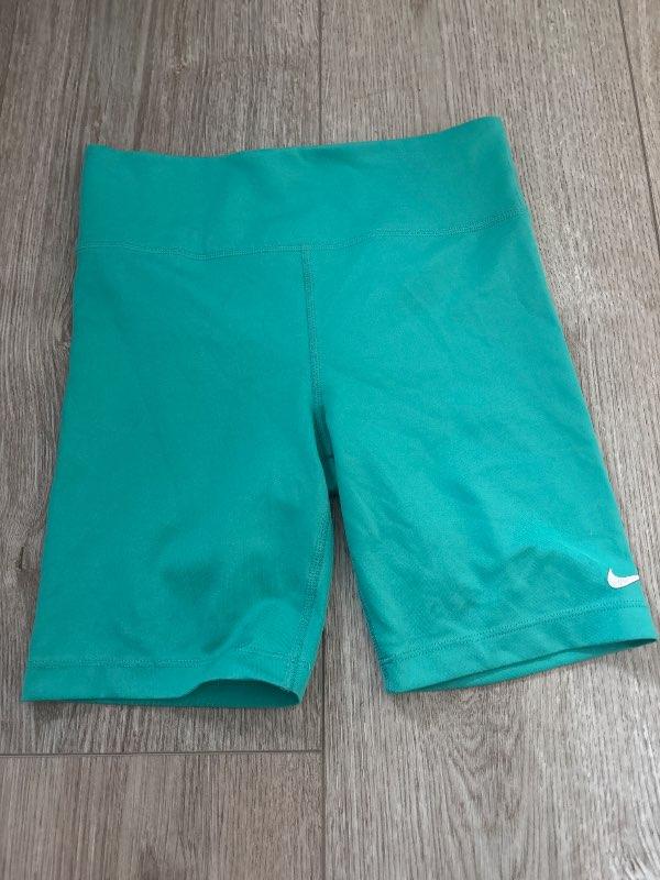 Nike stuttbuxur