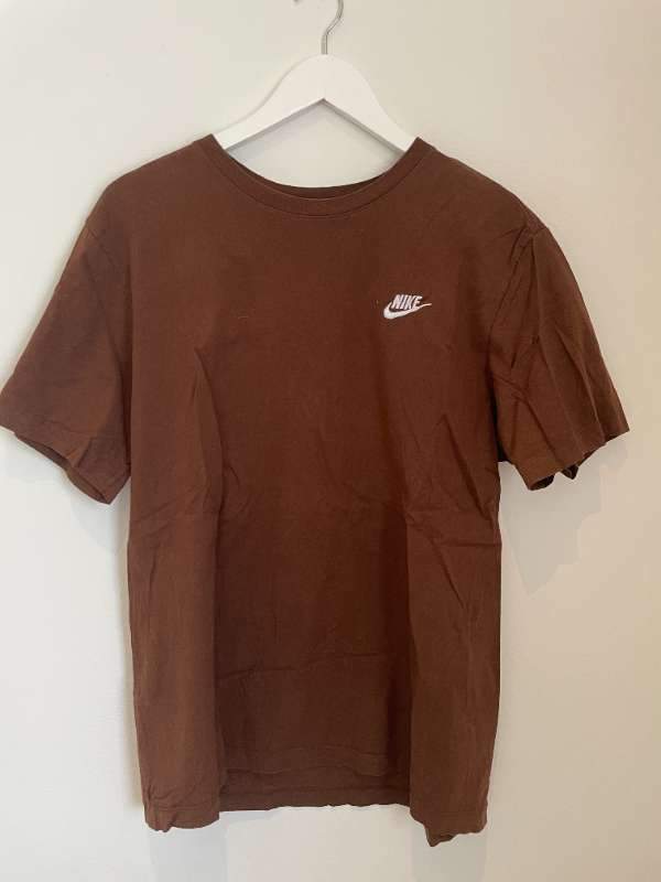 Nike stuttermabolur