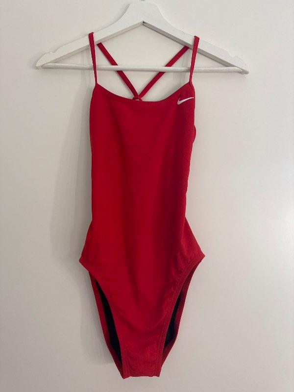 Nike sundbolur rauður