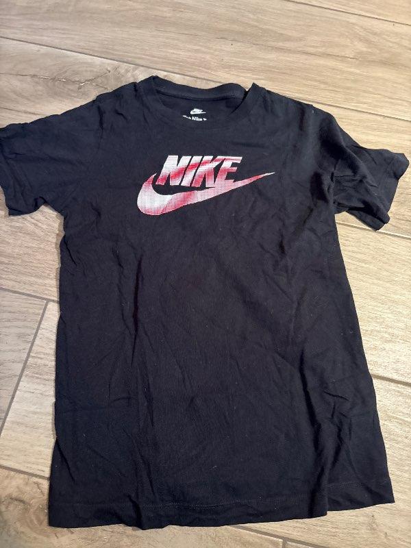 Nike svartur