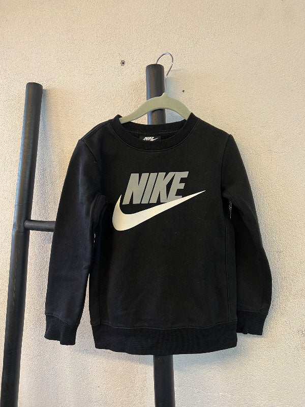 *Nike svört peysa