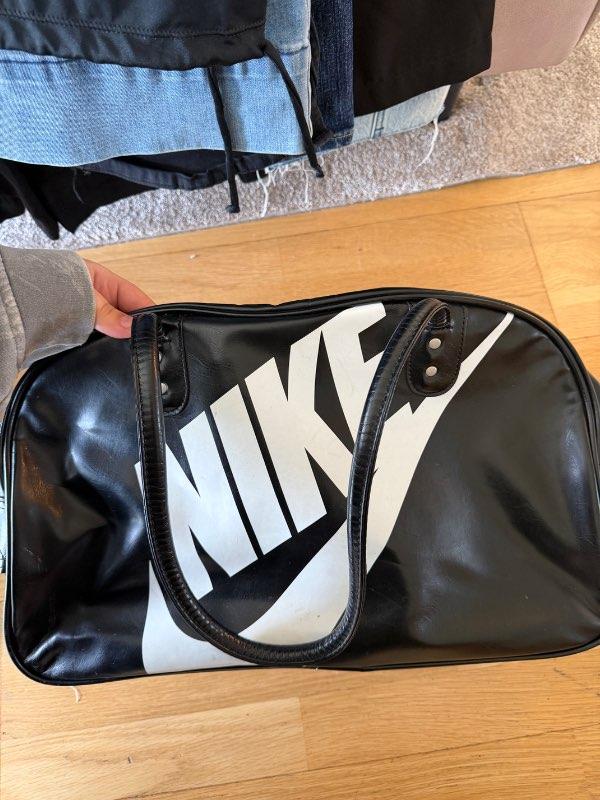 Nike taska