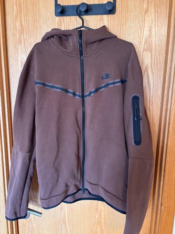Nike tech brún