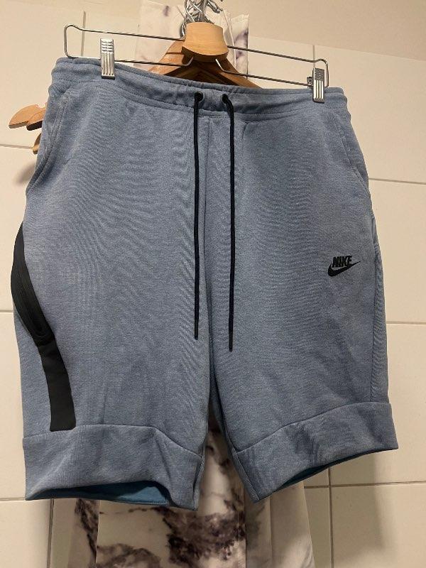 Nike tech fleece
