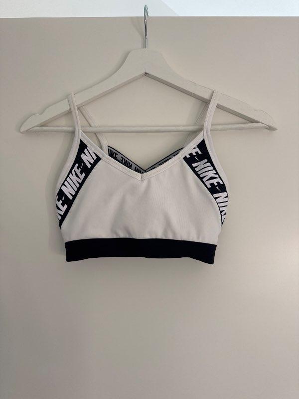 Nike toppur