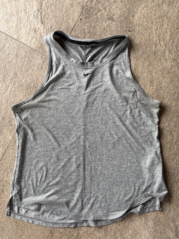 Nike toppur