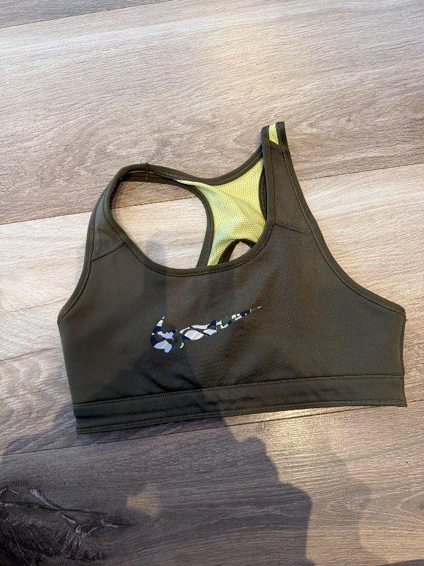 Nike toppur grænn