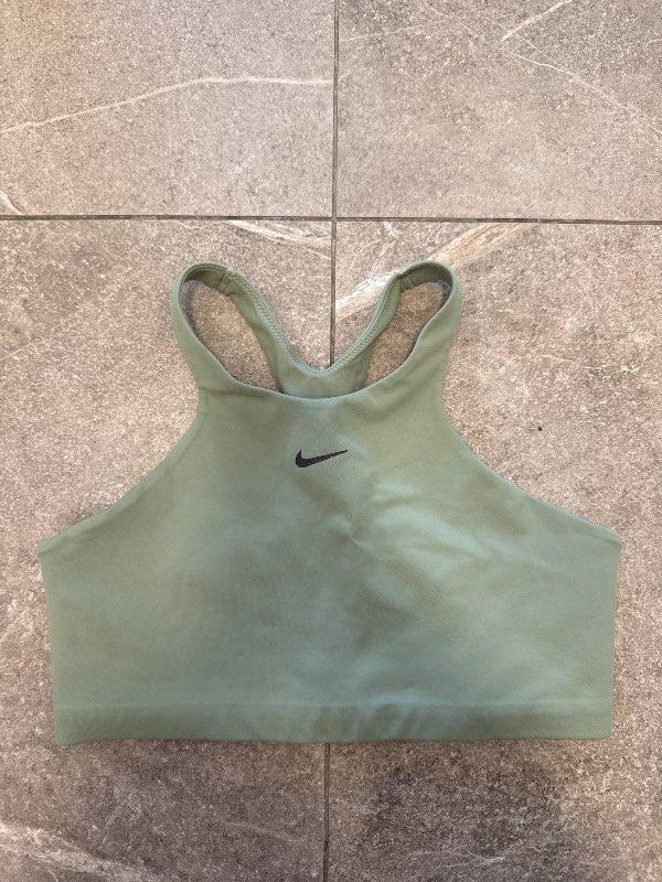 Nike toppur grænn