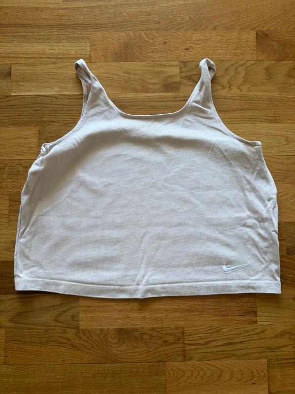 Nike tshirt