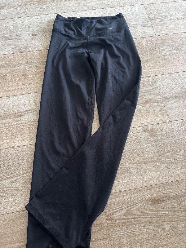 Nike utviðar buxur