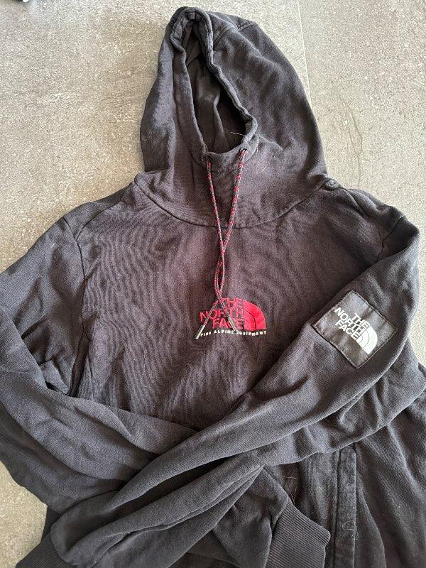 North face peysa