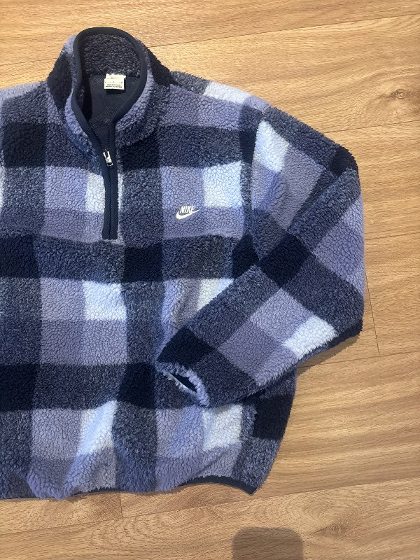 Ny nikeflispeysa