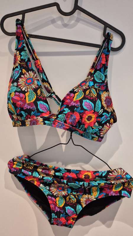 Ocena Sun 10 bikini, svart blóma