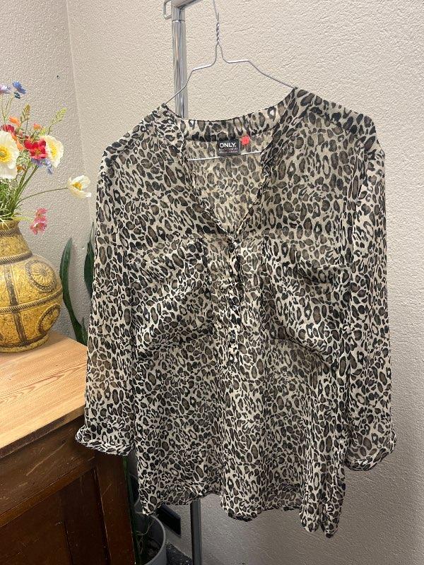 Only leopard skyrta