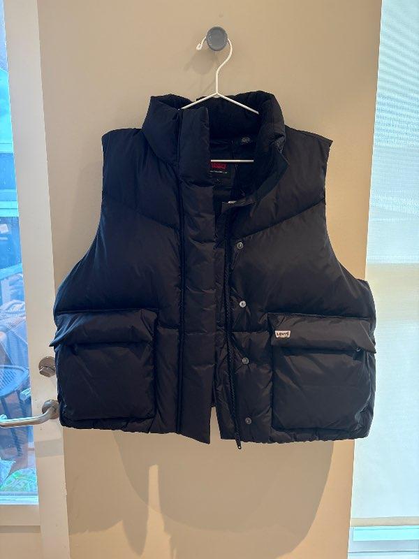 Ónotað levis vesti