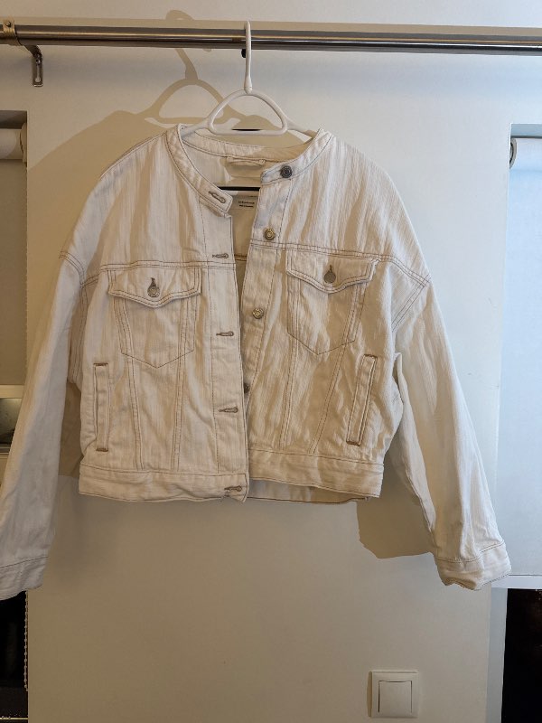 Pull and bear kremaður gallajakki
