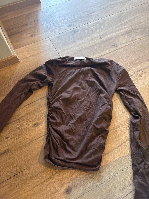 Pull&bear brún peysa