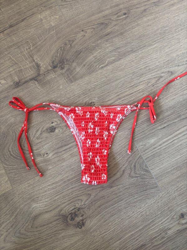 Rauð blóma bikinibrók