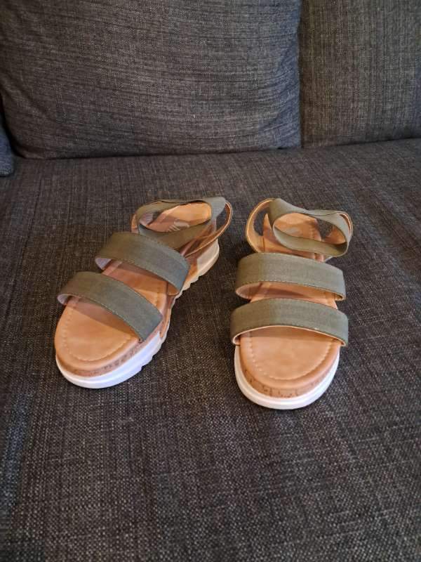 Sandalar