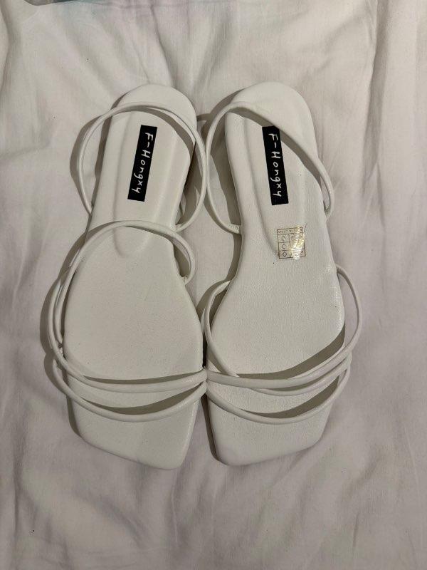 Sandalar