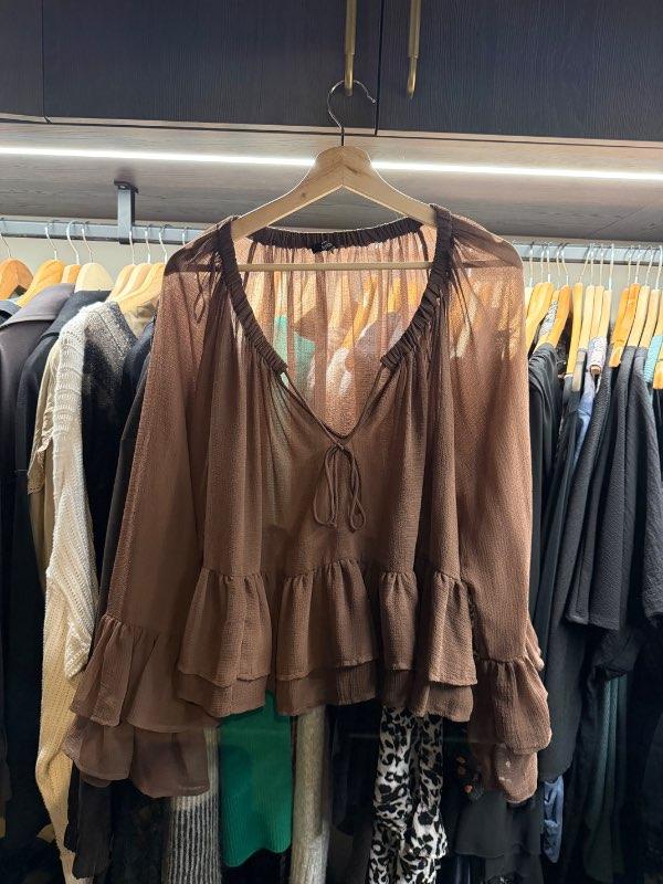 Skyrta brún gina tricot