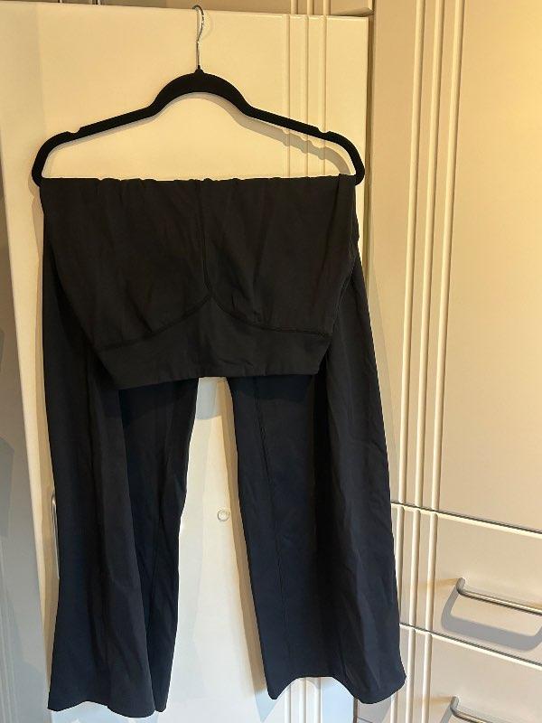 Straight leg yoga pants