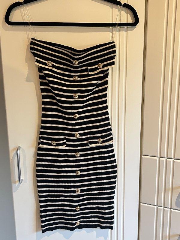 Striped kjóll