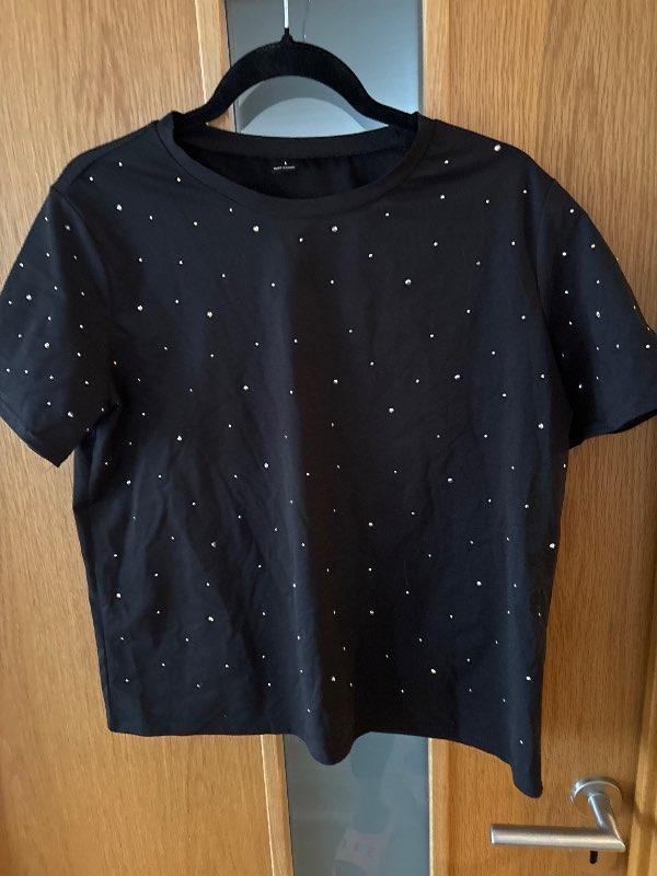 Studded stuttermebolur