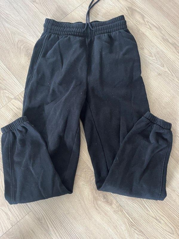 Svartar buxur úr HM