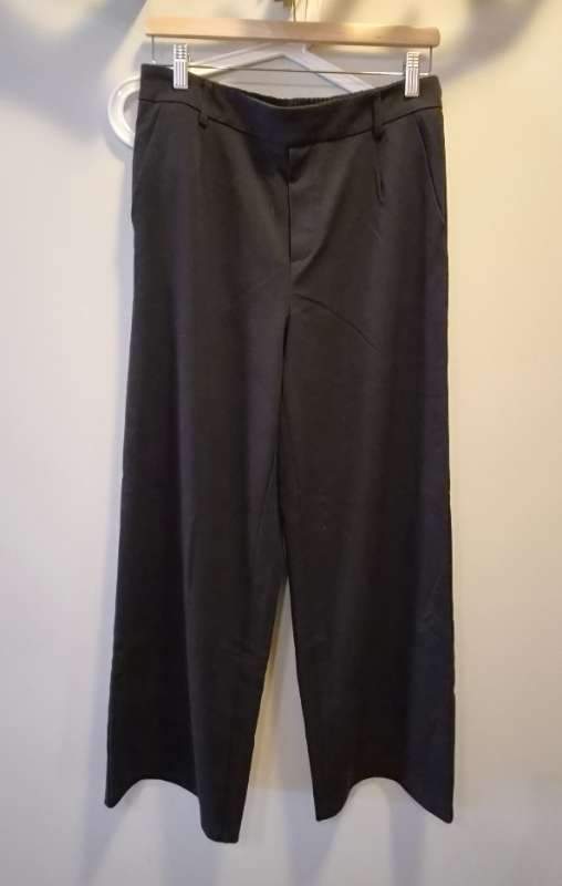 Svartar buxur úr Vila
