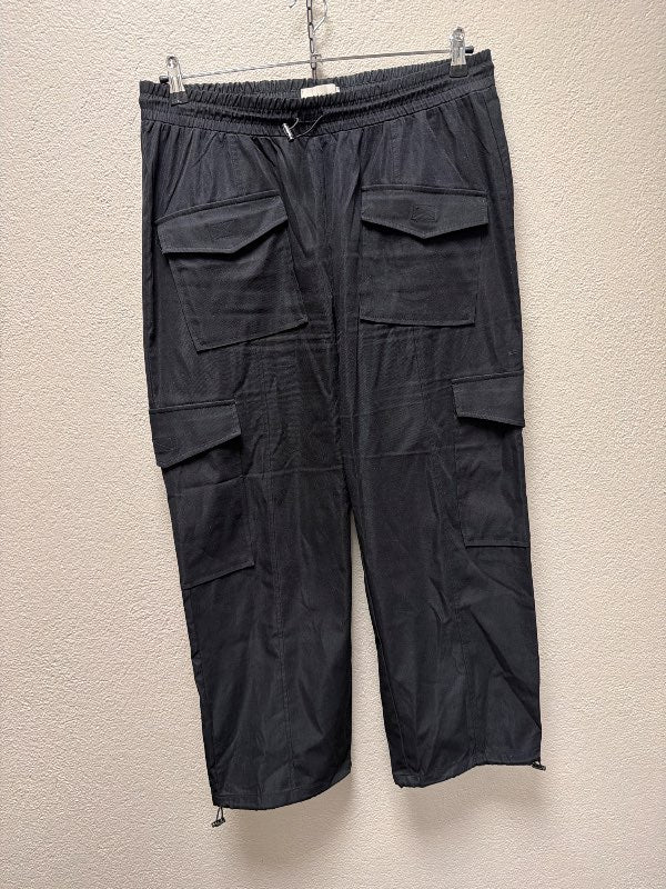 Svartar cargo buxur