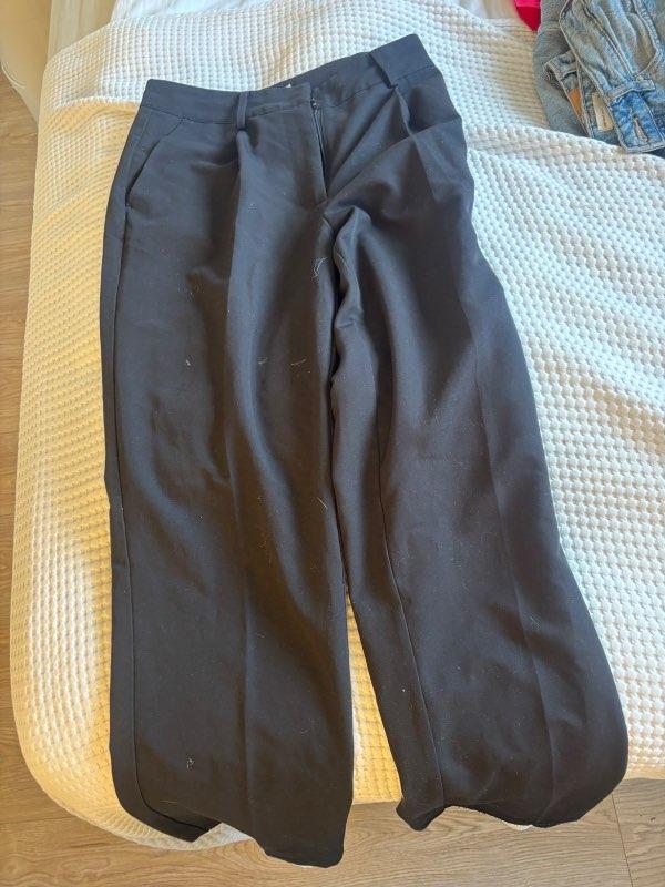 Svartar jakkafata buxur