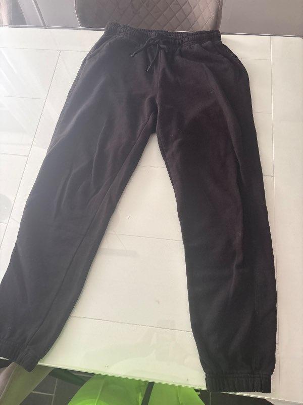 Svartar jogging buxur