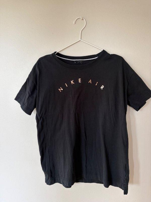 Svartur Nike bolur