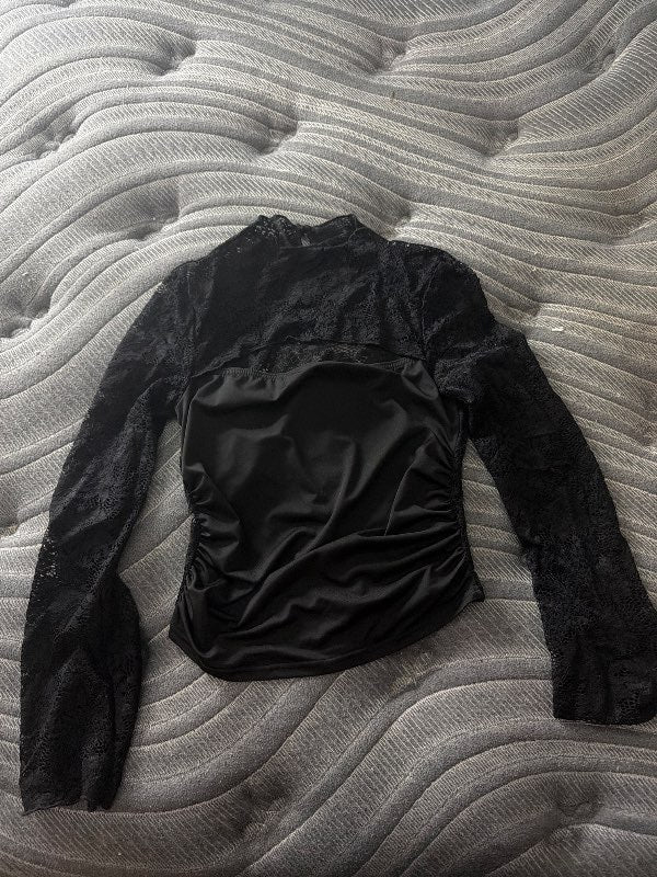 Svartur lace bolur